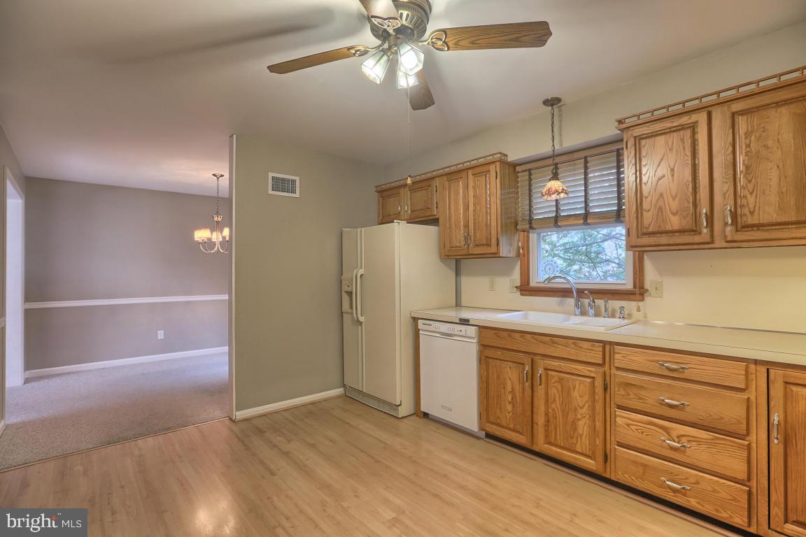 76 Browning Road Lancaster, PA 17602 - Photo 8 of 26 Gallery Image 8