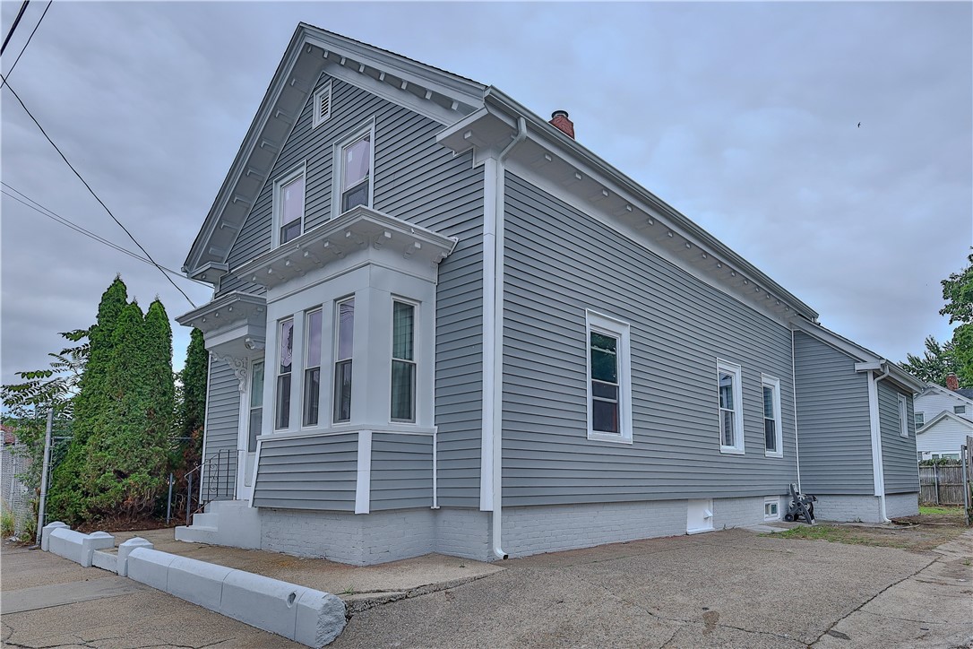 44 Merrick Street Pawtucket, RI 02860 - Photo 2 of 23