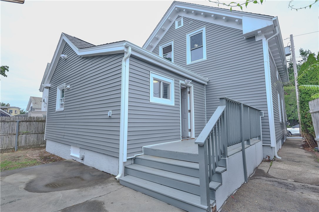 44 Merrick Street Pawtucket, RI 02860 - Photo 3 of 23