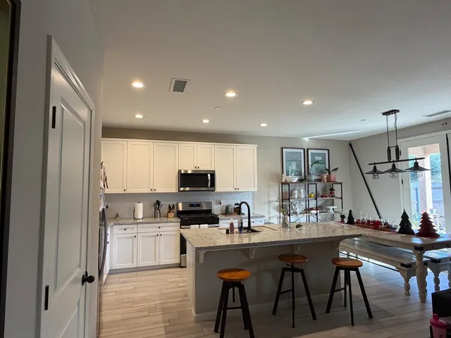 $519,900 | 2215 Madeline Drive, Hanford, CA 93230