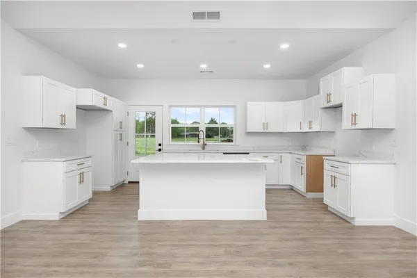 $309,900 | 617 Catalpa Street, Independence, KS 67301