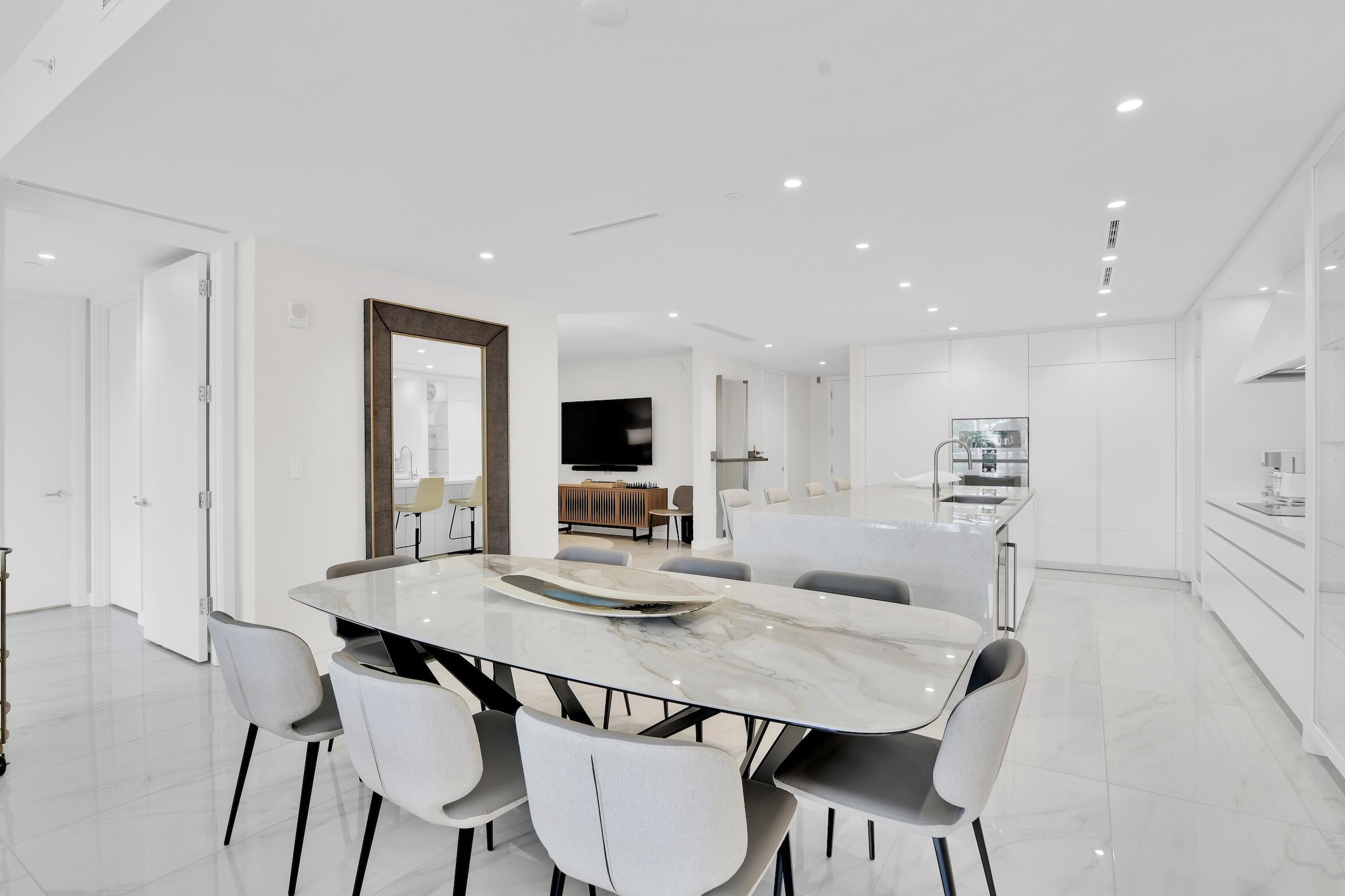 220 Southeast Mizner Boulevard, Unit 308 Boca Raton, FL 33432 - Photo 15 of 55 200 SE Mizner Blvd 308, Boca Raton -13