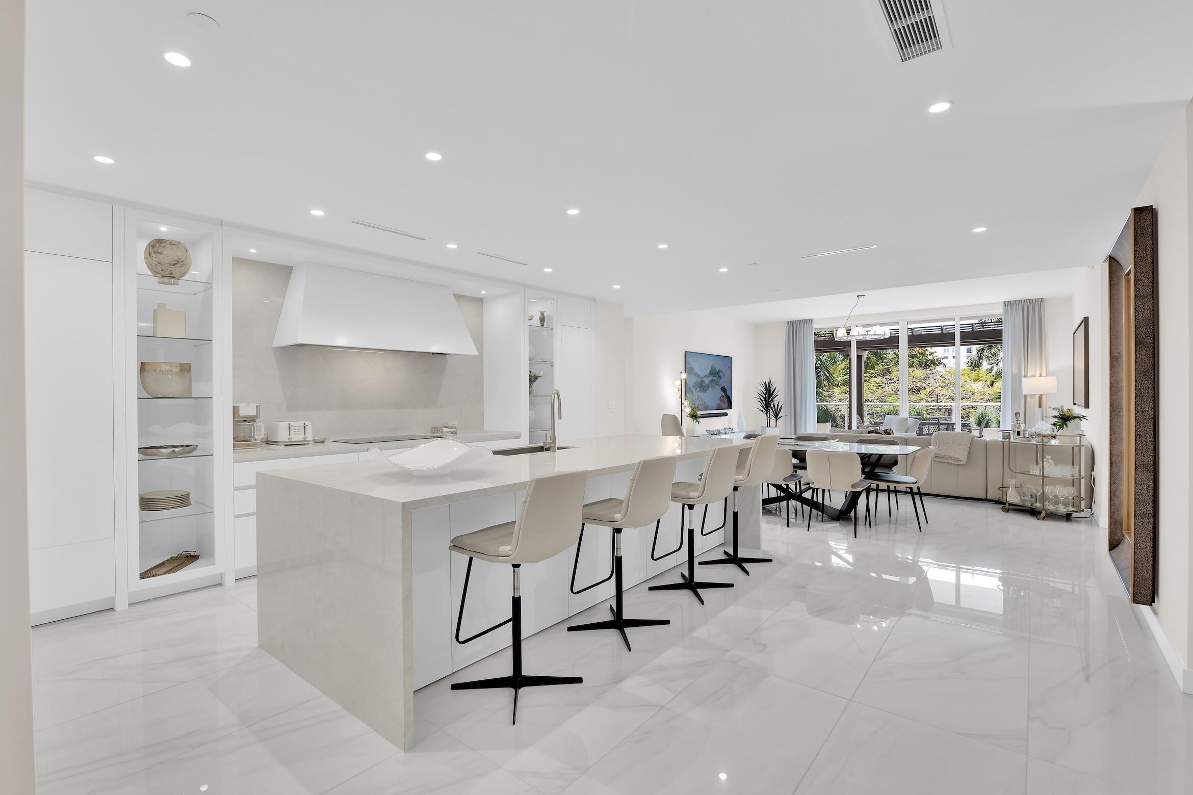 220 Southeast Mizner Boulevard, Unit 308 Boca Raton, FL 33432 - Photo 19 of 55 200 SE Mizner Blvd 308, Boca Raton -5