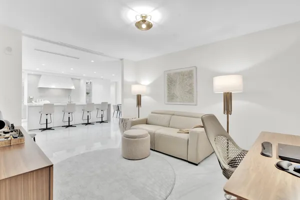 $10,000 | 220 Southeast Mizner Boulevard, Unit 308, Boca Raton, FL 33432