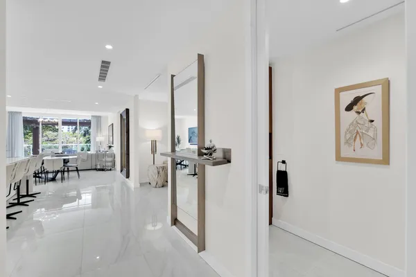 $10,000 | 220 Southeast Mizner Boulevard, Unit 308, Boca Raton, FL 33432