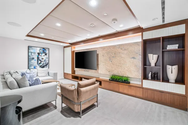 $10,000 | 220 Southeast Mizner Boulevard, Unit 308, Boca Raton, FL 33432