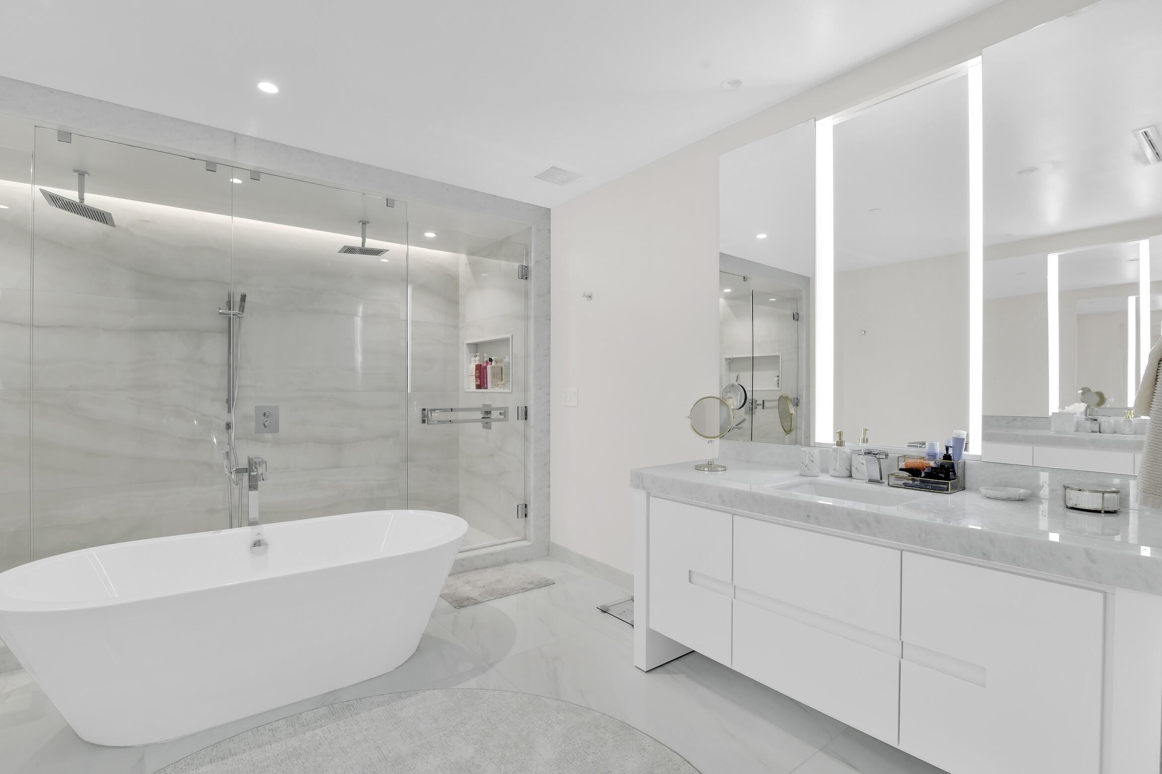 220 Southeast Mizner Boulevard, Unit 308 Boca Raton, FL 33432 - Photo 9 of 55 200 SE Mizner Blvd 308, Boca Raton -57