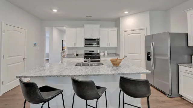 $335,990 | 25 Charter Cove, Oakland, TN 38060