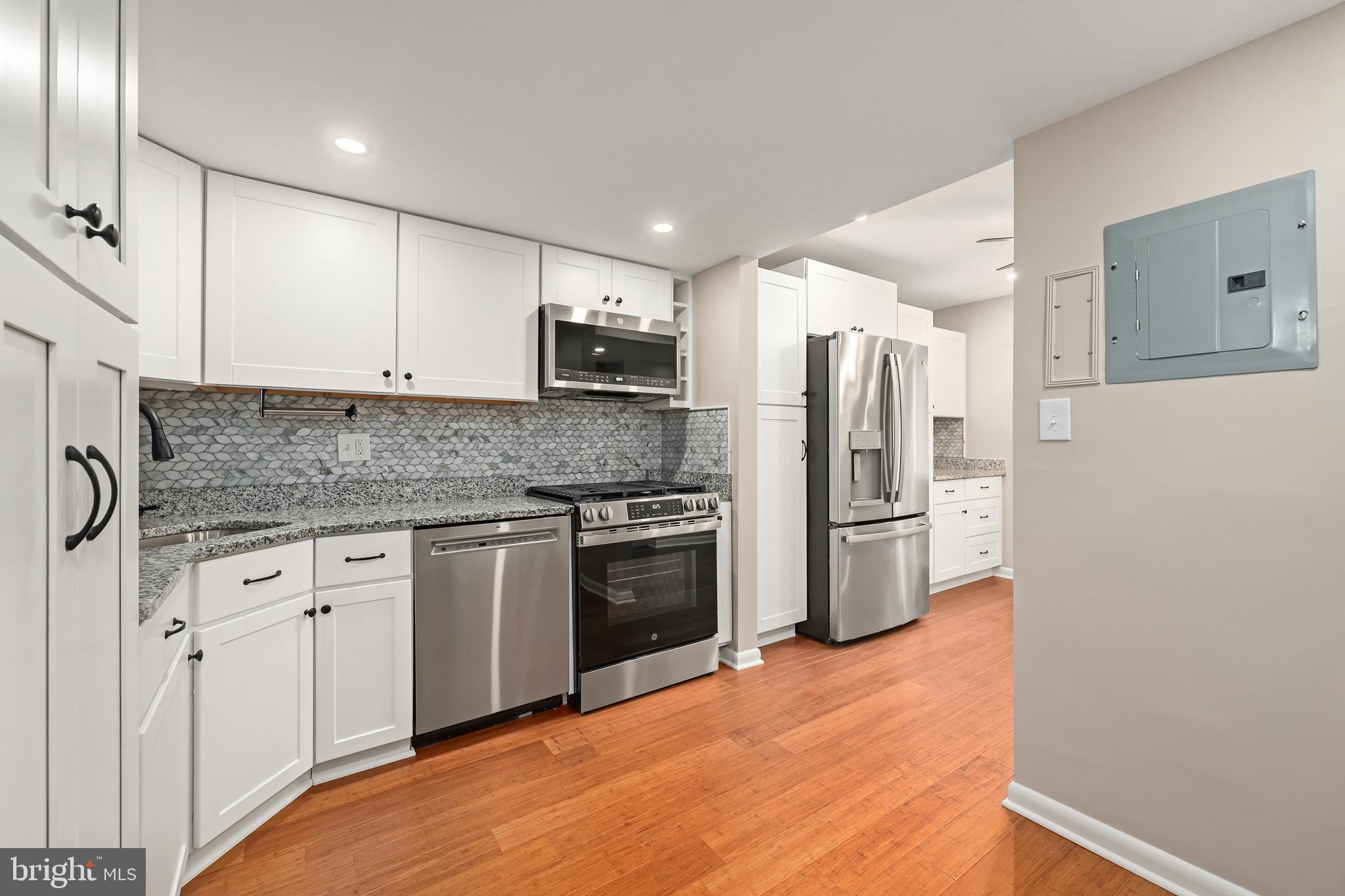 1405 Northgate Square, Unit 22B Reston, VA 20190 - Photo 5 of 31 Gallery Image 5