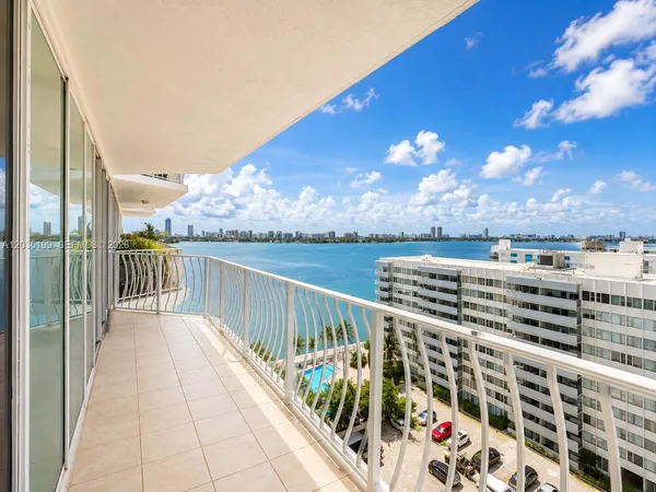 $2,900 | 7601 East Treasure Drive, Unit 1505, North Bay Village, FL 33141