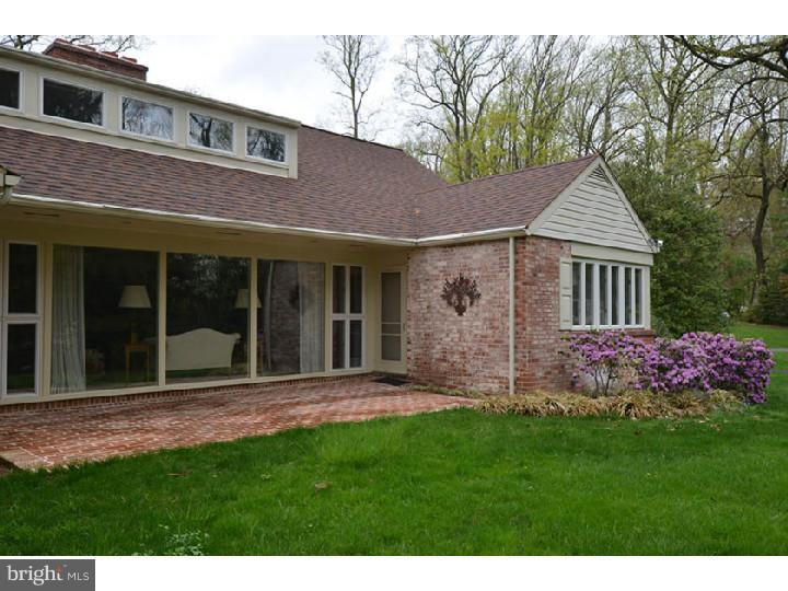 131 Pine Tree Road Wayne, PA 19087 - Photo 3 of 23 Exterior Back