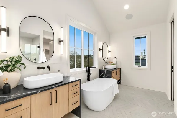 $2,595,000 | 3032 Northeast Blakeley Street, Seattle, WA 98105