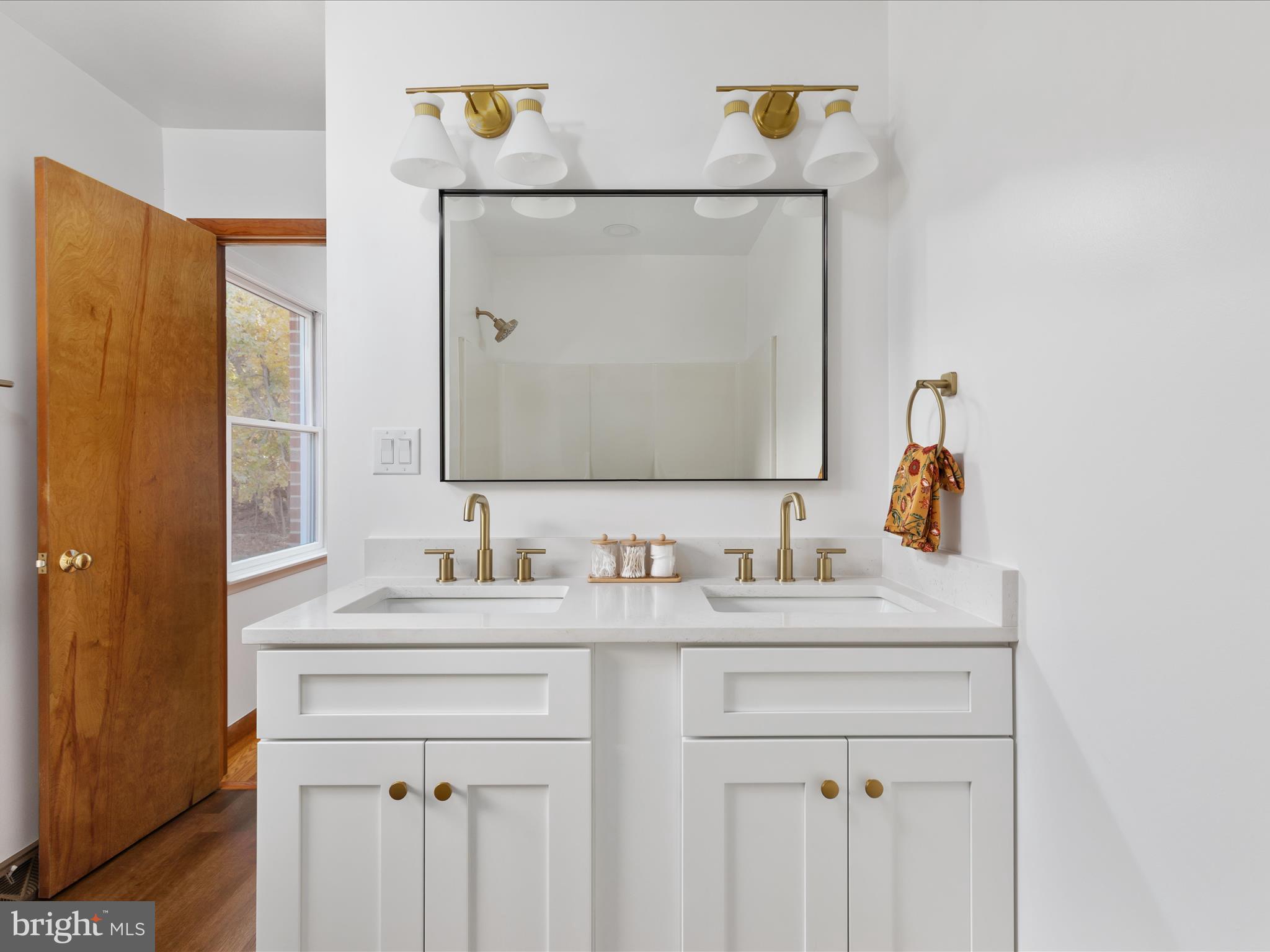 699 Foltz Road Edinburg, VA 22824 - Photo 26 of 63 With double sinks