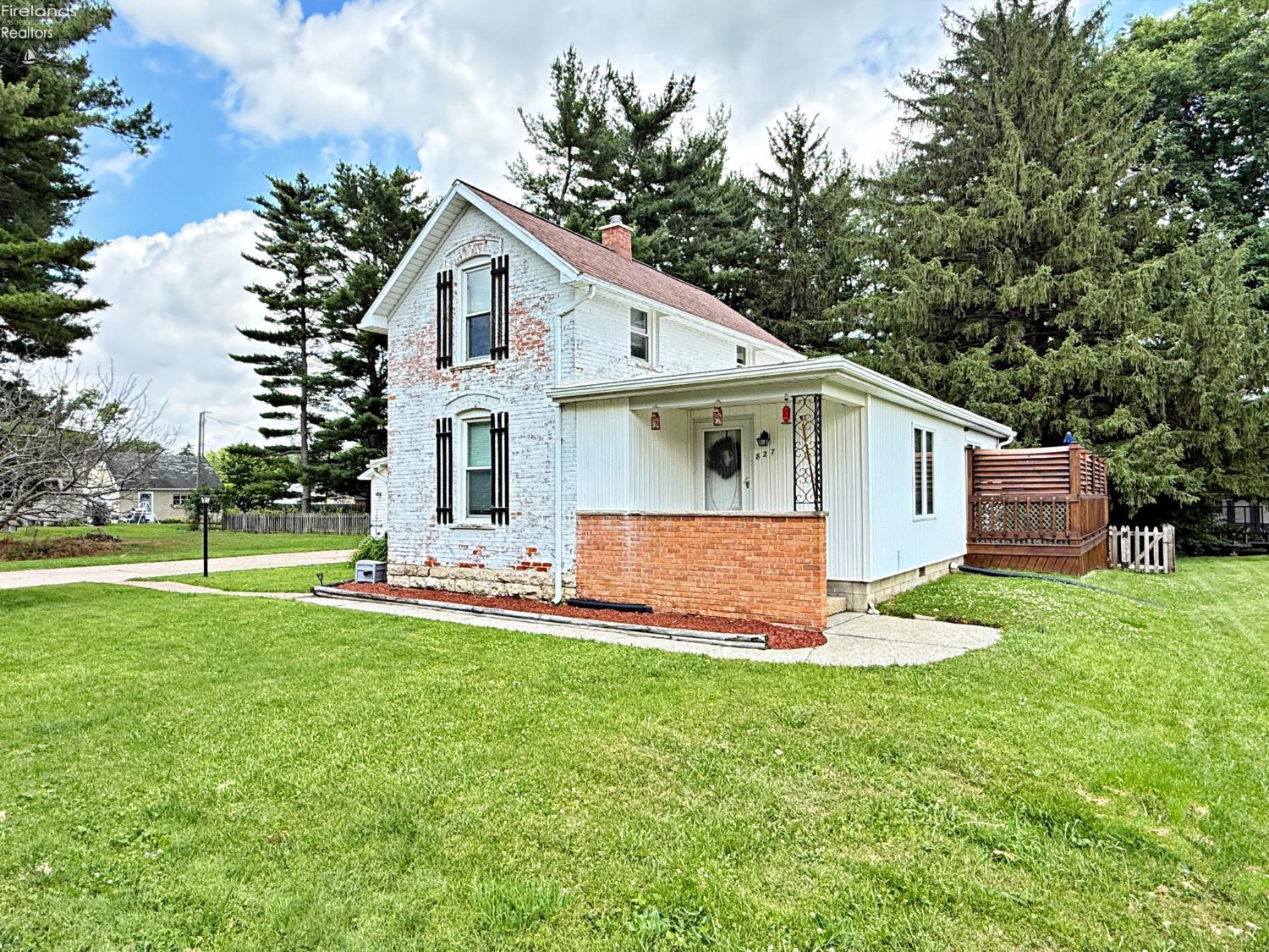 827 Upton Road Fremont, OH 43420 - Photo 3 of 34 Gallery Image 3