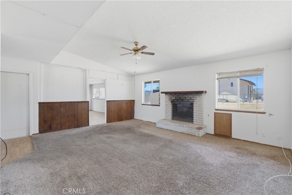 12365 Waynoka Road Apple Valley, CA 92308 - Photo 5 of 36