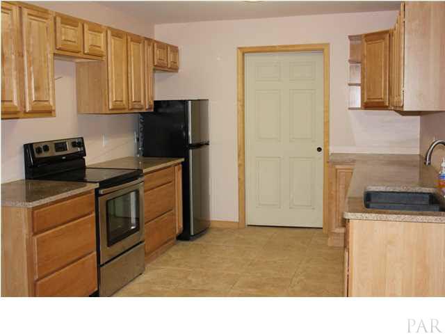 18159 3 Rivers Road Seminole, AL 36574 - Photo 4 of 17 Nice cabinets!