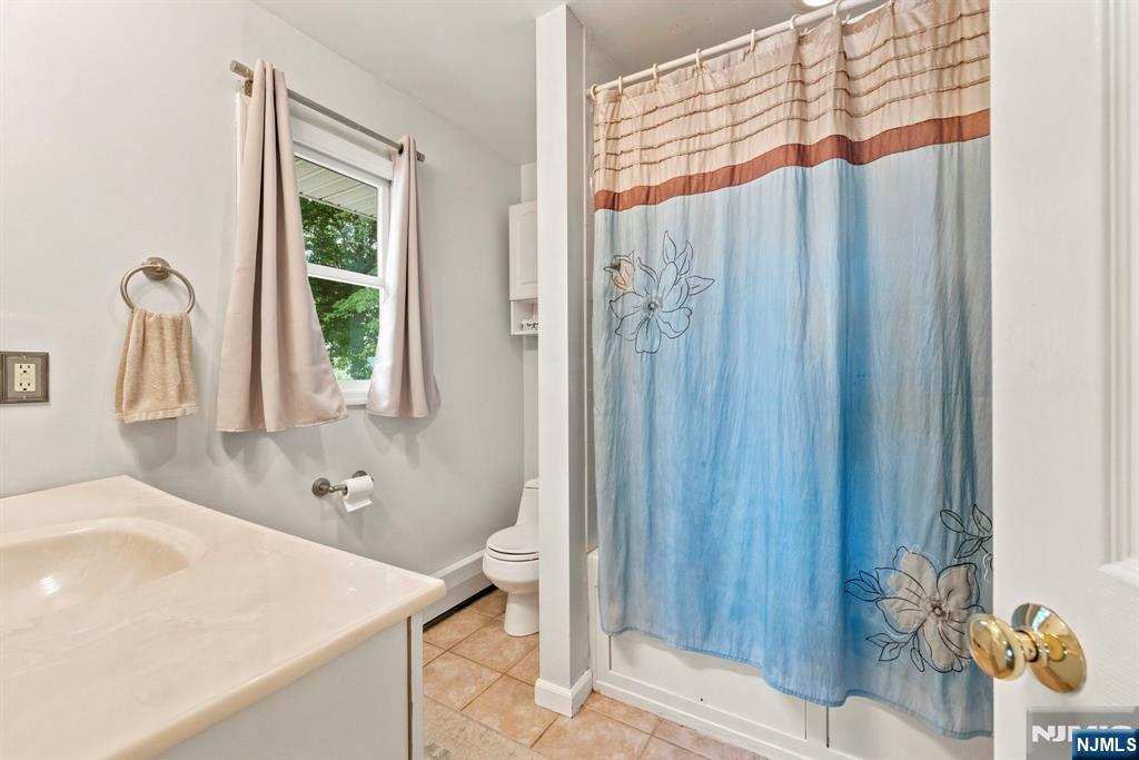 172 Rafkind Road Bloomingdale, NJ 07403 - Photo 21 of 43 Gallery Image 21