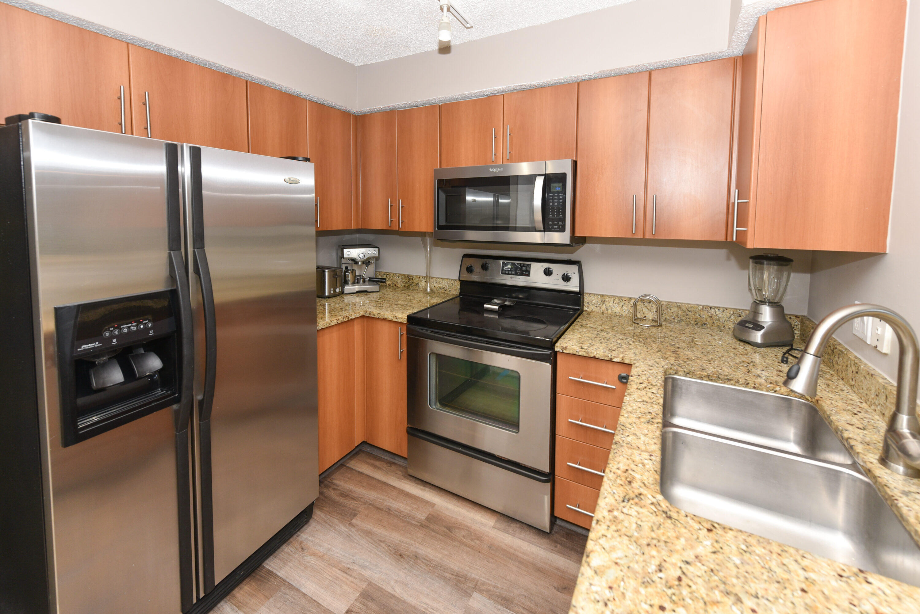 1365 Crystal Way, Unit J Delray Beach, FL 33444 - Photo 12 of 34 1365 Crystal Way J Delray-print-011-018-