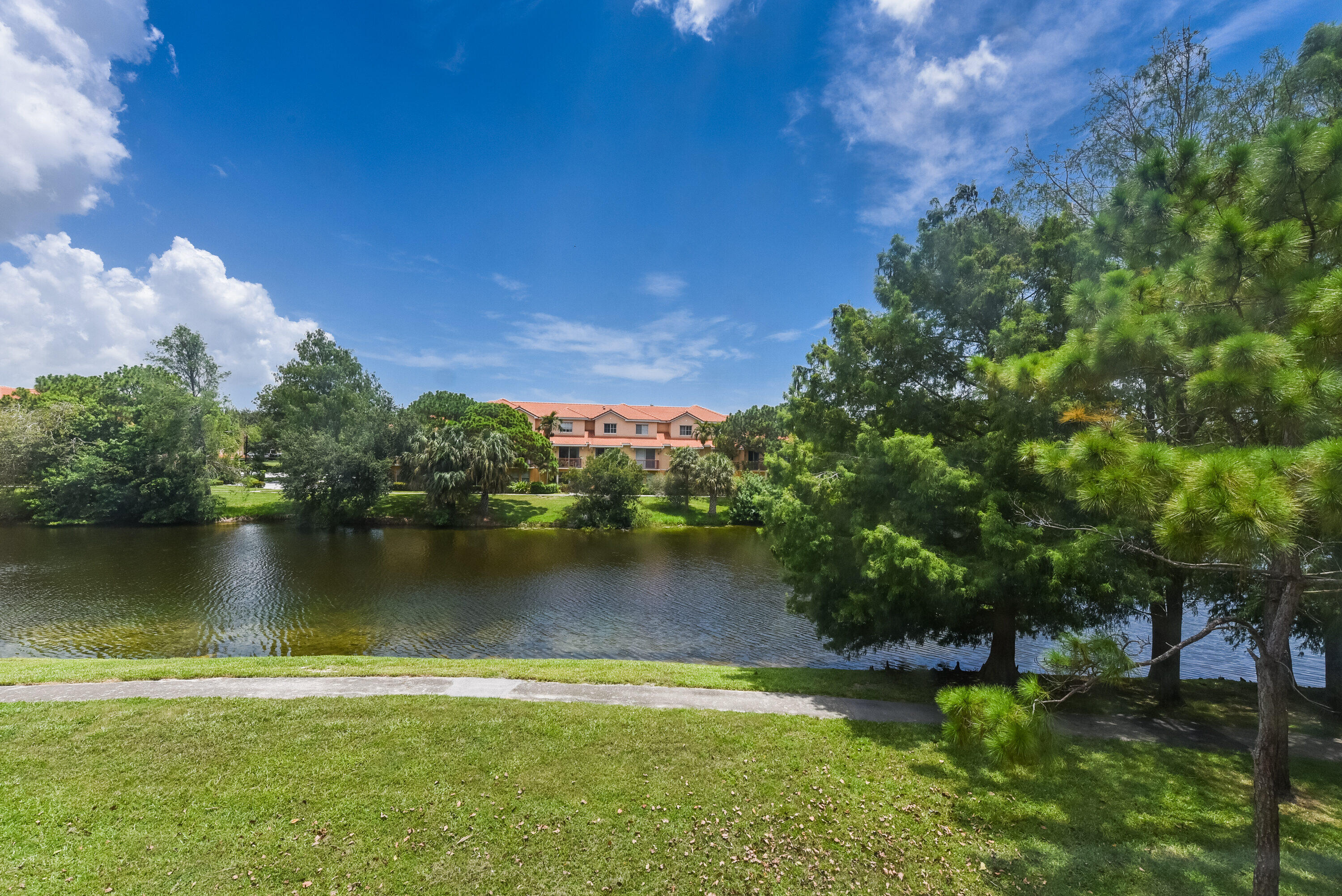 1365 Crystal Way, Unit J Delray Beach, FL 33444 - Photo 17 of 34 1365 Crystal Way J Delray-print-016-010-