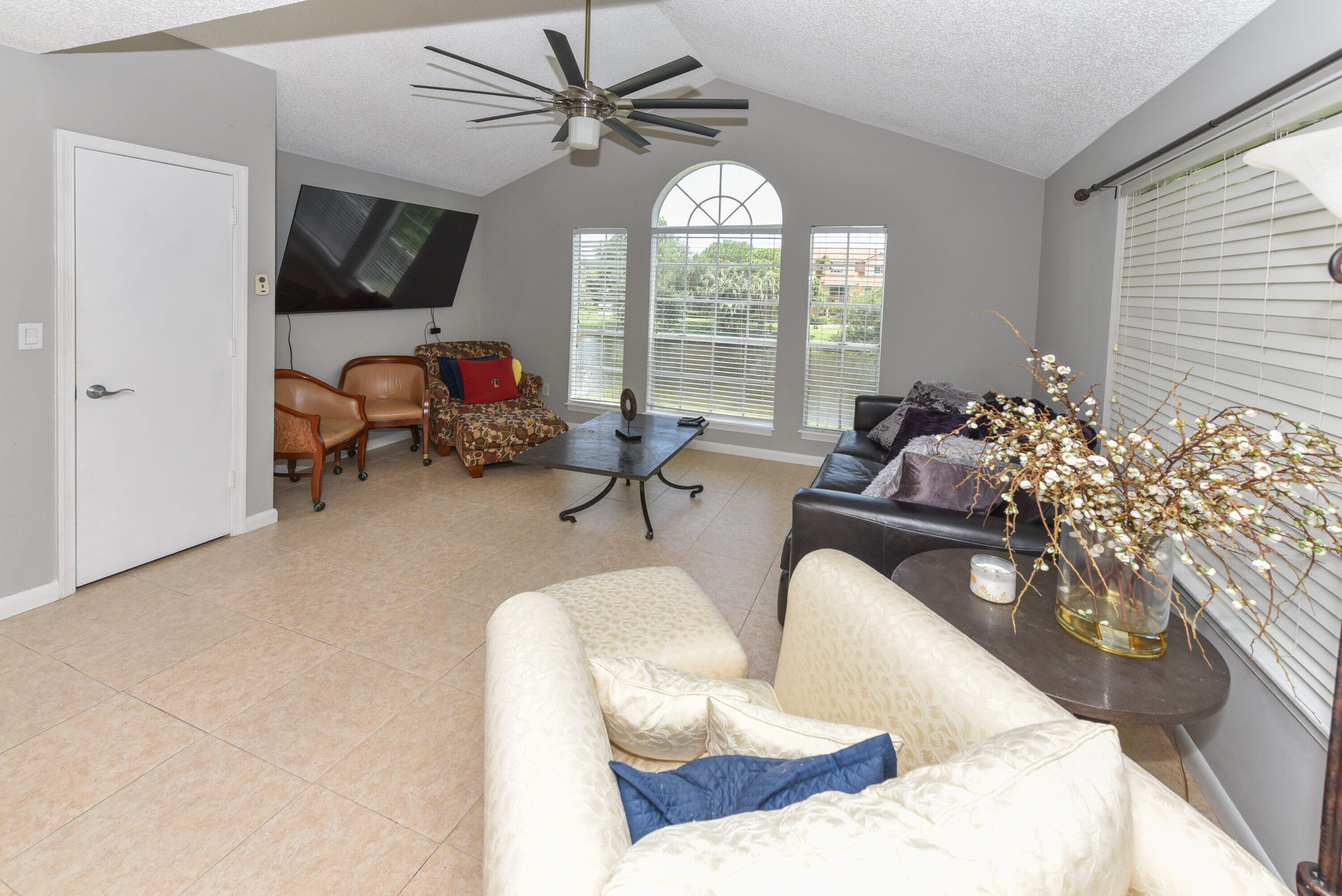 1365 Crystal Way, Unit J Delray Beach, FL 33444 - Photo 5 of 34 1365 Crystal Way J Delray-print-004-004-