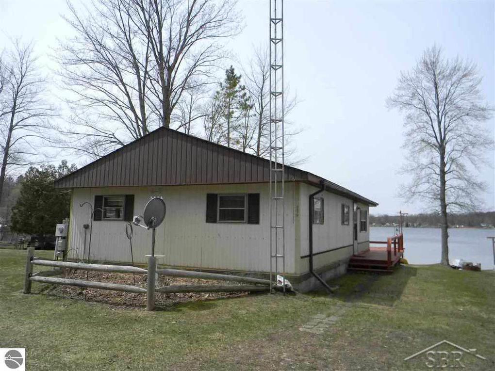 2279 North Martin Road Lupton, MI 48635 - Photo 1 of 34 31341288.JPG