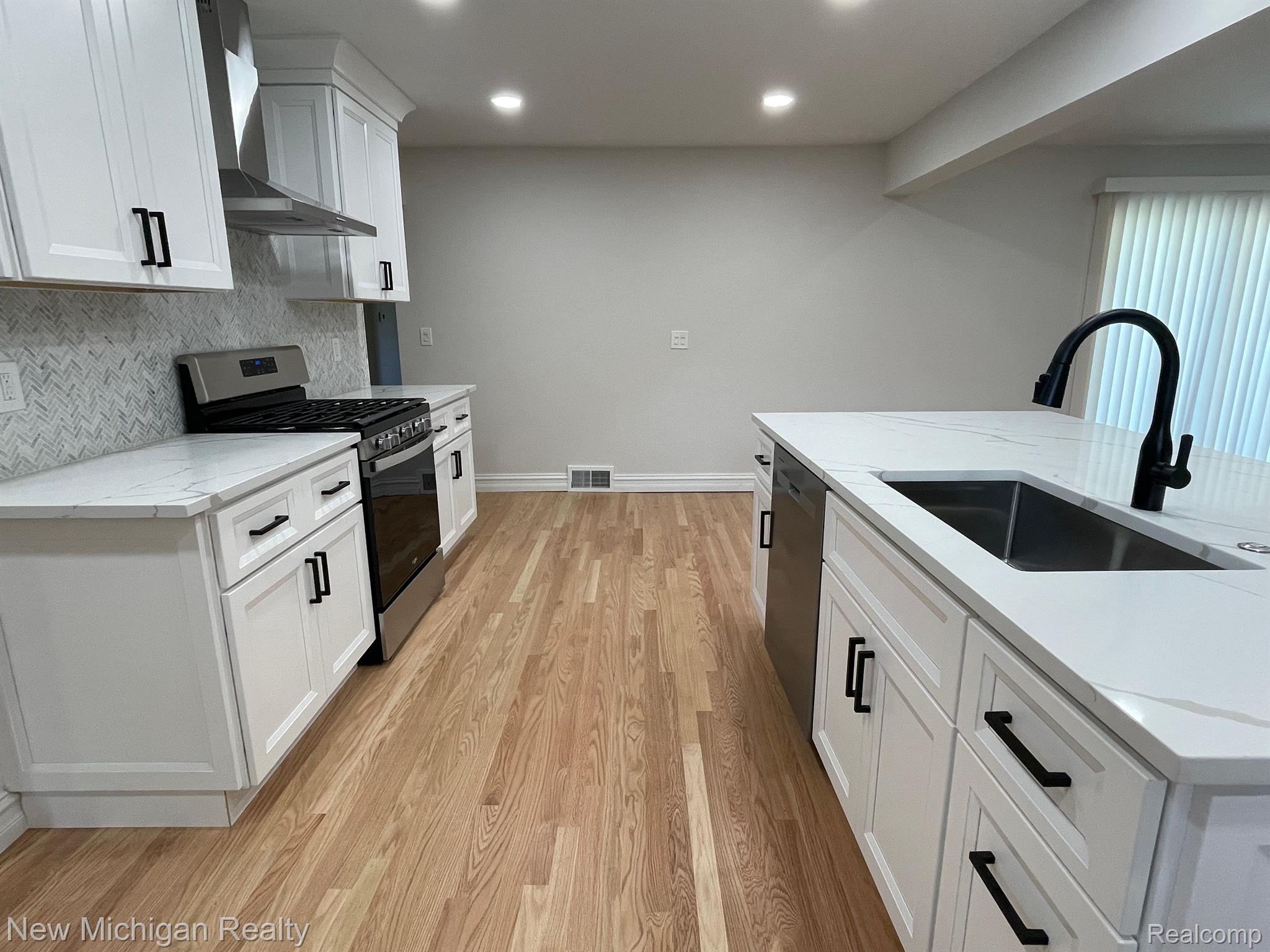 7679 Provincial Road Canton, MI 48187 - Photo 9 of 32