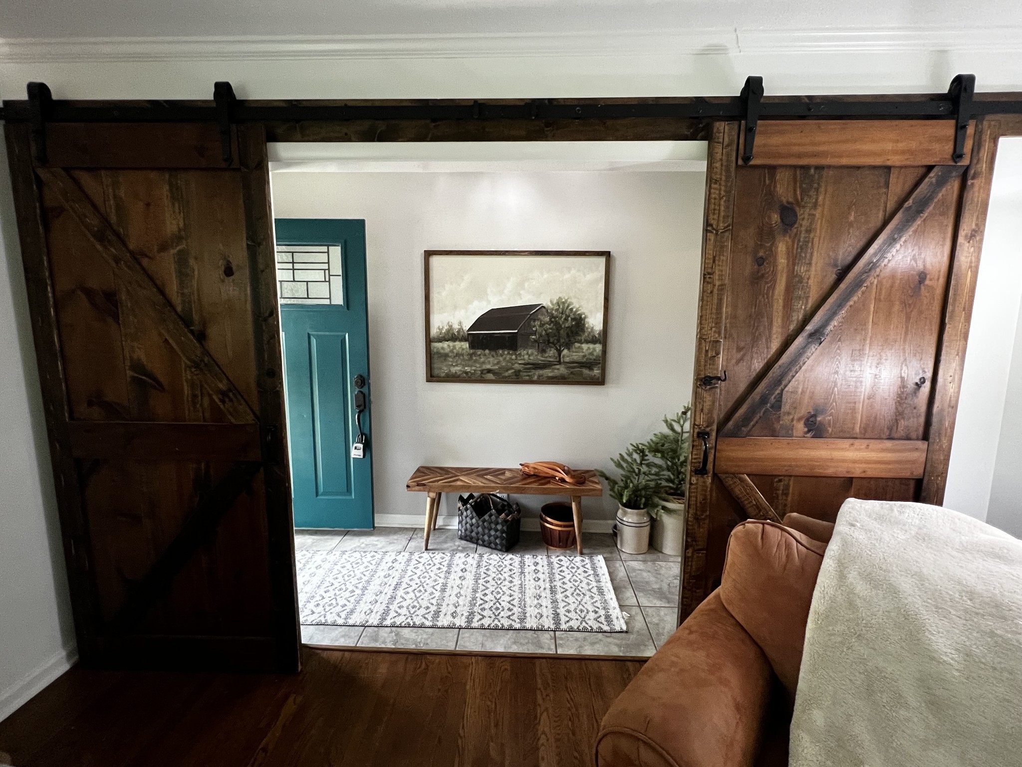 304 South Hummingbird Lane Dickson, TN 37055 - Photo 9 of 37 a living room with furniture and a painting on the wall