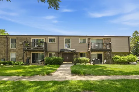 $185,000 | 330 North Carter Street, Unit 103, Palatine, IL 60067