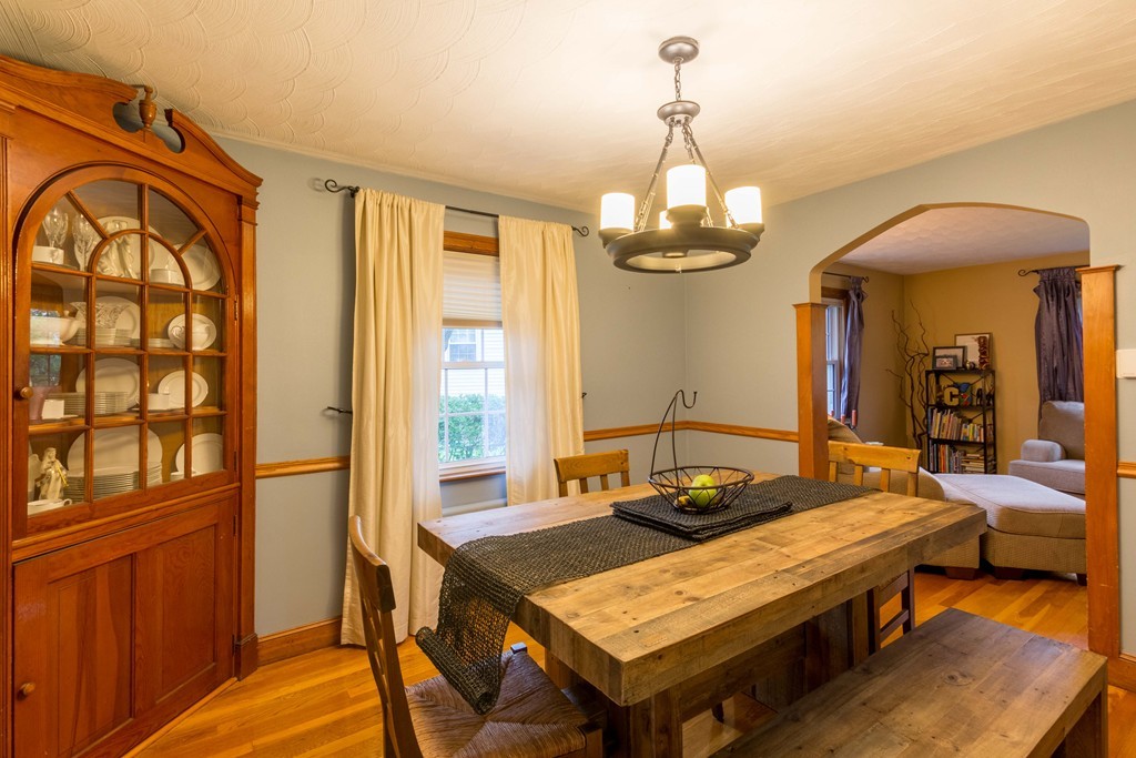 29 Nathaniel Road Winchester, MA 01890 - Photo 8 of 29 Gallery Image 8