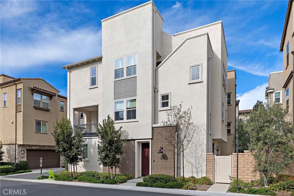13 Hideaway Loop Mission Viejo, CA 92692 - Photo 2 of 48