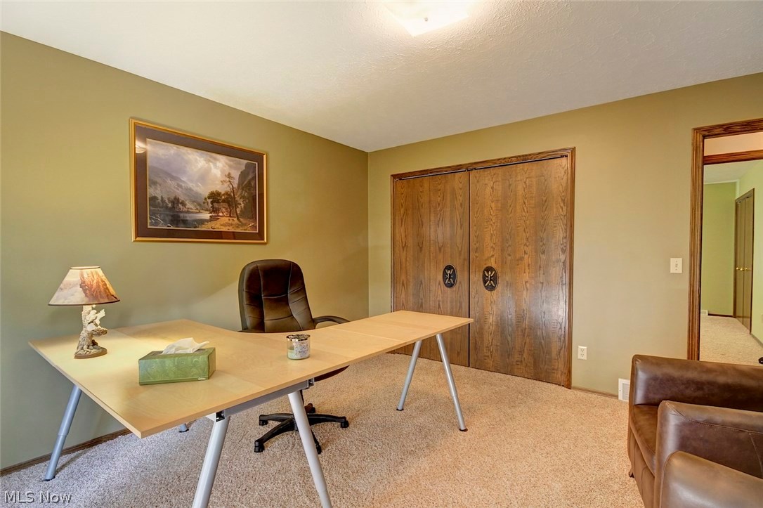 9203 Snow Road Cleveland, OH 44130 - Photo 15 of 24