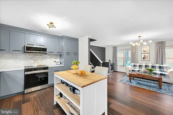 $425,000 | 434 Somerset Drive, East Stroudsburg, PA 18301