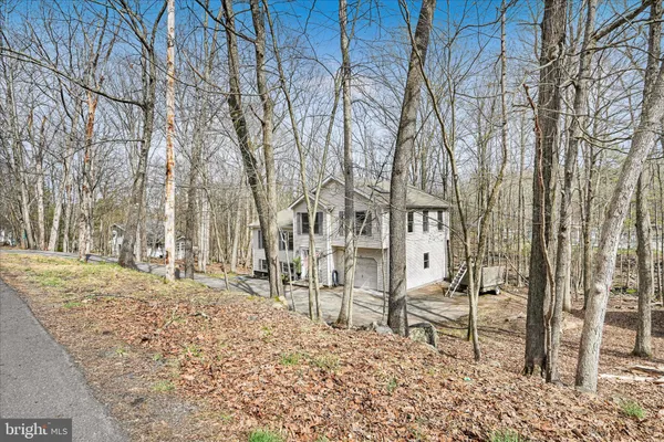 $425,000 | 434 Somerset Drive, East Stroudsburg, PA 18301