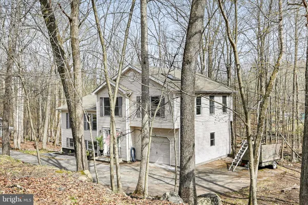 $425,000 | 434 Somerset Drive, East Stroudsburg, PA 18301