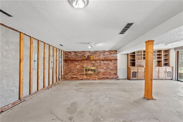 $287,000 | 1419 Woodlawn Drive, Warrensburg, MO 64093