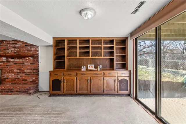 $287,000 | 1419 Woodlawn Drive, Warrensburg, MO 64093