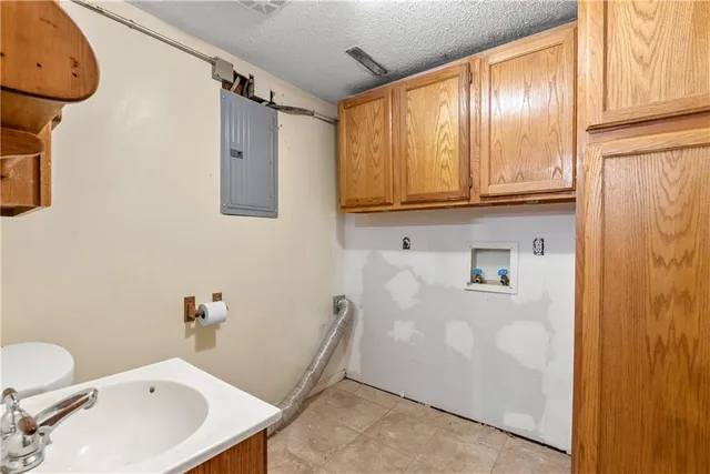 $287,000 | 1419 Woodlawn Drive, Warrensburg, MO 64093