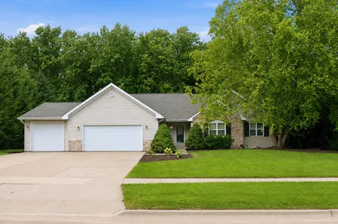 $475,000 | 3130 West Rockport Park Drive, Janesville, WI 53548