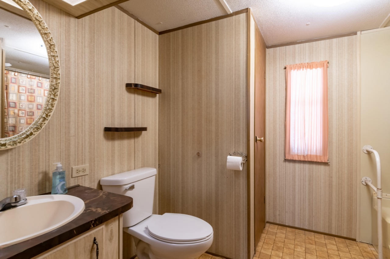 2422 Lincoln Road Allegan, MI 49010 - Photo 14 of 30 2422 Lincoln-12