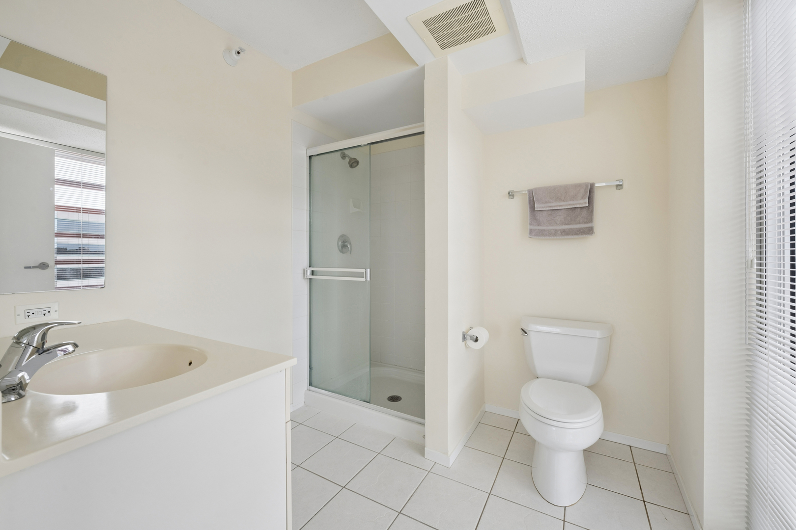 1720 Maple Avenue, Unit 680 Evanston, IL 60201 - Photo 17 of 24