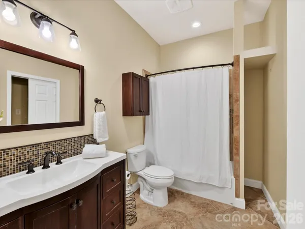 $725,000 | 19040 Oakhurst Boulevard, Cornelius, NC 28031