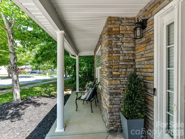 $725,000 | 19040 Oakhurst Boulevard, Cornelius, NC 28031