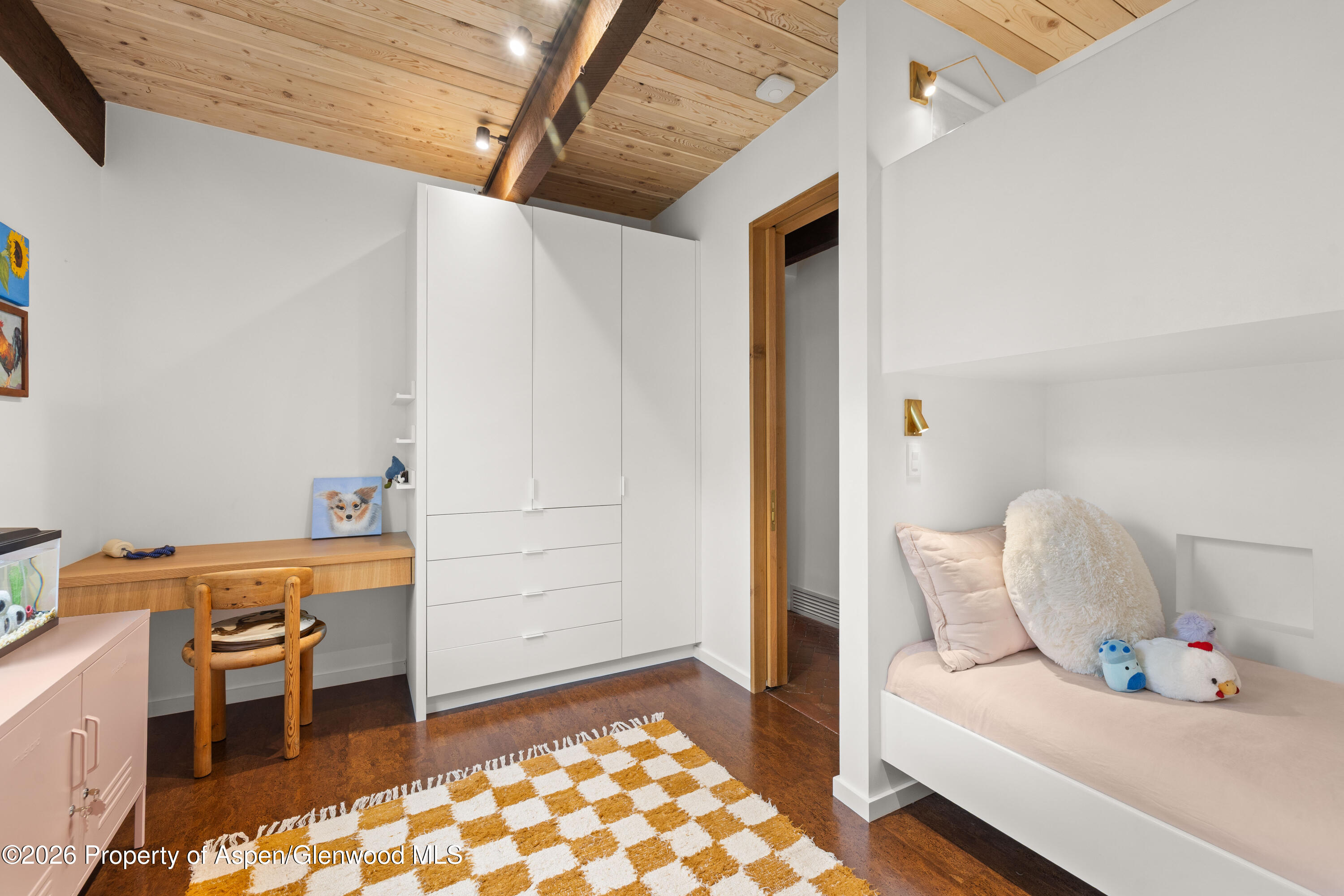 284 Eastwood Road Aspen, CO 81611 - Photo 15 of 32 19-284EastwoodRd_2604_0799