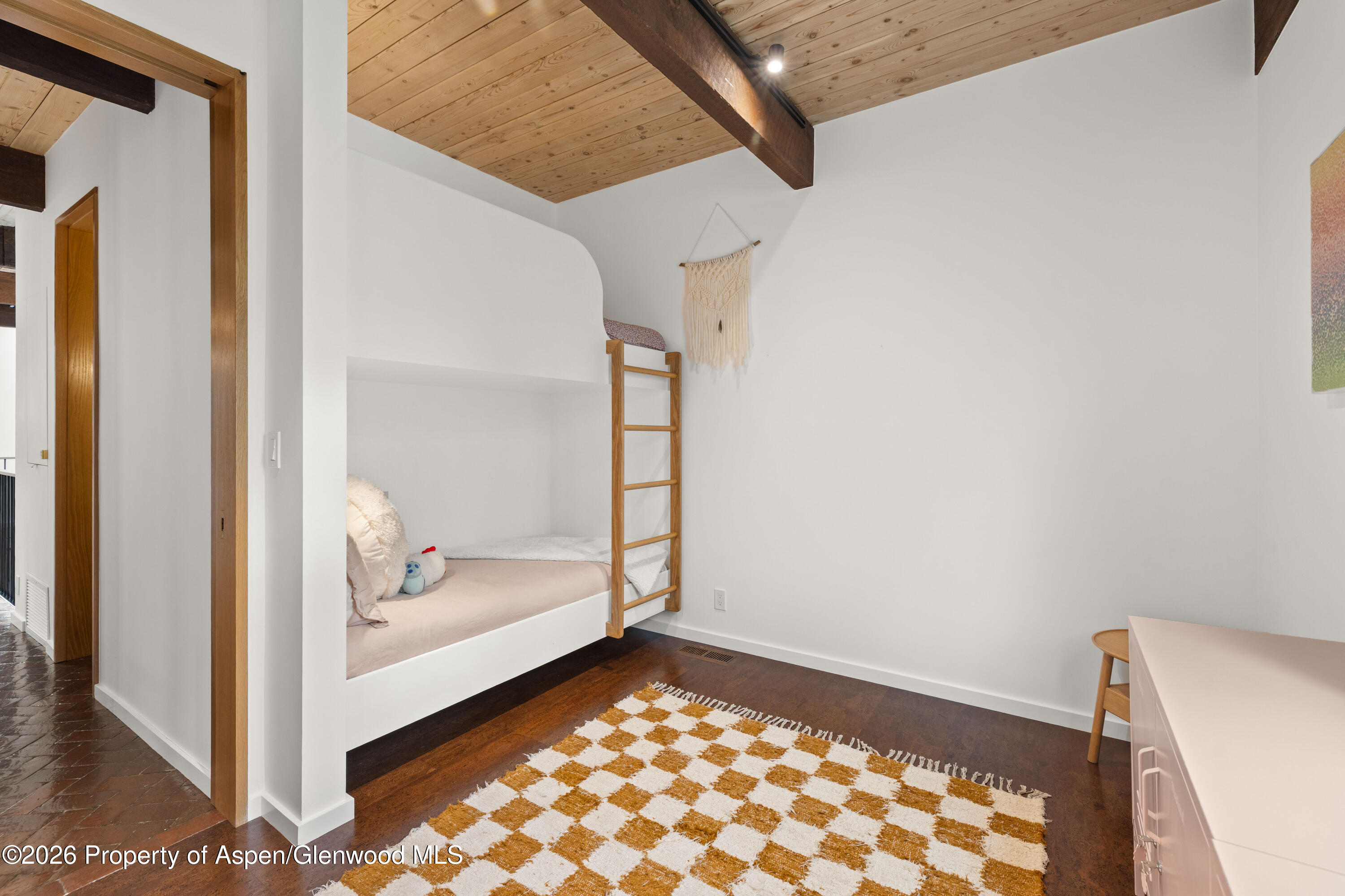 284 Eastwood Road Aspen, CO 81611 - Photo 16 of 32 20-284EastwoodRd_2604_0798