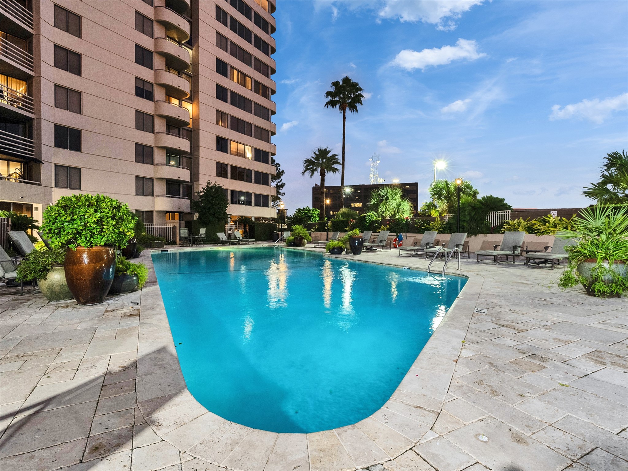 3525 Sage Road, Unit 812 Houston, TX 77056 - Photo 29 of 30 Gallery Image 29
