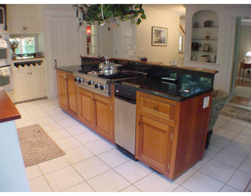 49 Glendale Road Sturbridge, MA 01518 - Photo 8 of 17