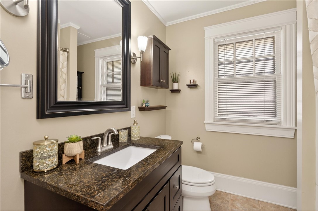 34 Erion Crescent Rochester, NY 14607 - Photo 35 of 49 2nd floor full bathroom