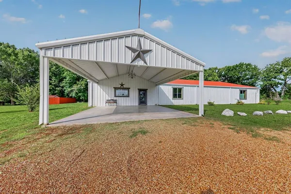 $750,000 | 400 Van Zant County Road 113, Fruitvale, TX 75127