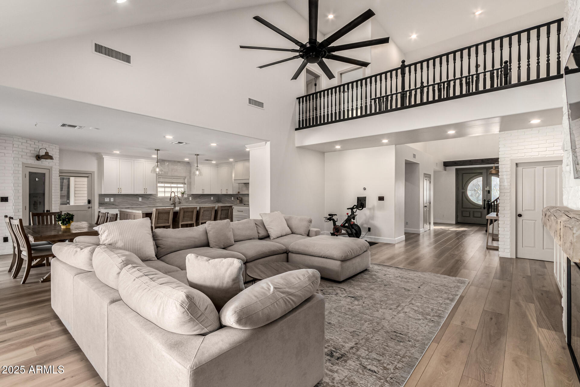 2552 East Ridgewood Lane Gilbert, AZ 85298 - Photo 14 of 80 a living room with furniture
