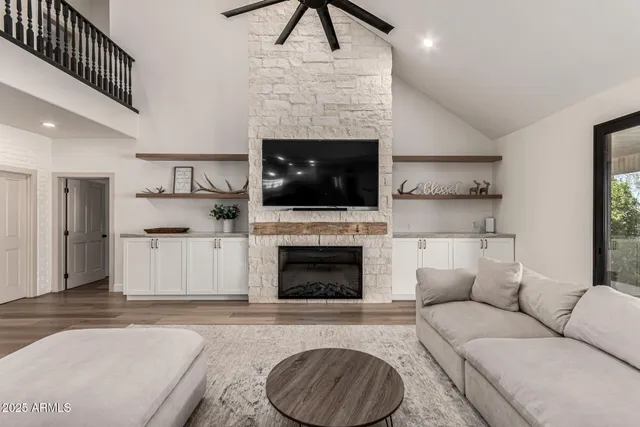 $1,875,000 | 2552 East Ridgewood Lane, Gilbert, AZ 85298